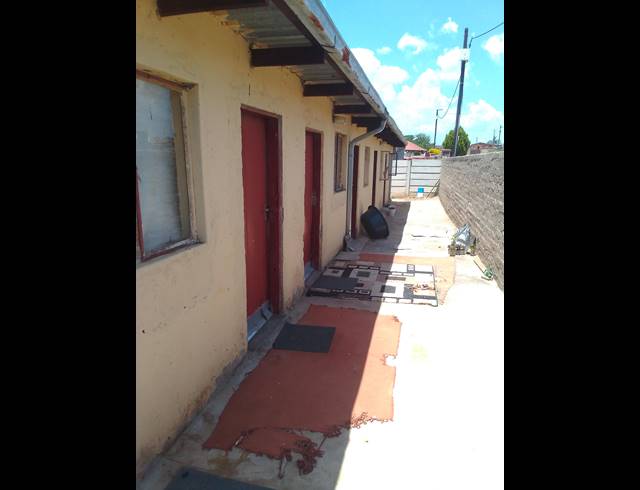 12.5 BEDROOM HOUSE SOLD IN POLOKWANE EXT 44